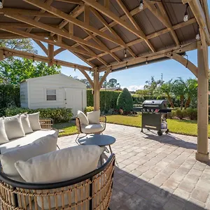 Beautiful Oasis Home, Walking Distance To Ray Jay Tampa
